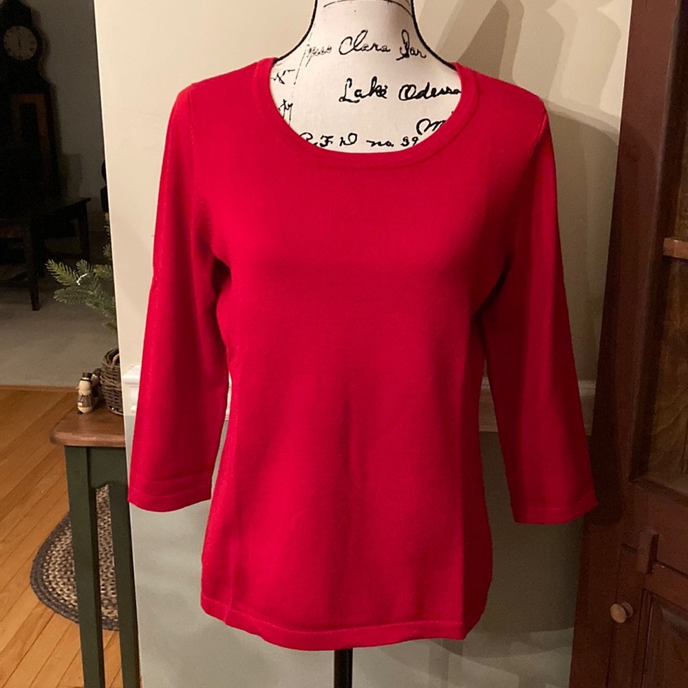 Spense knits red lightweight sweater